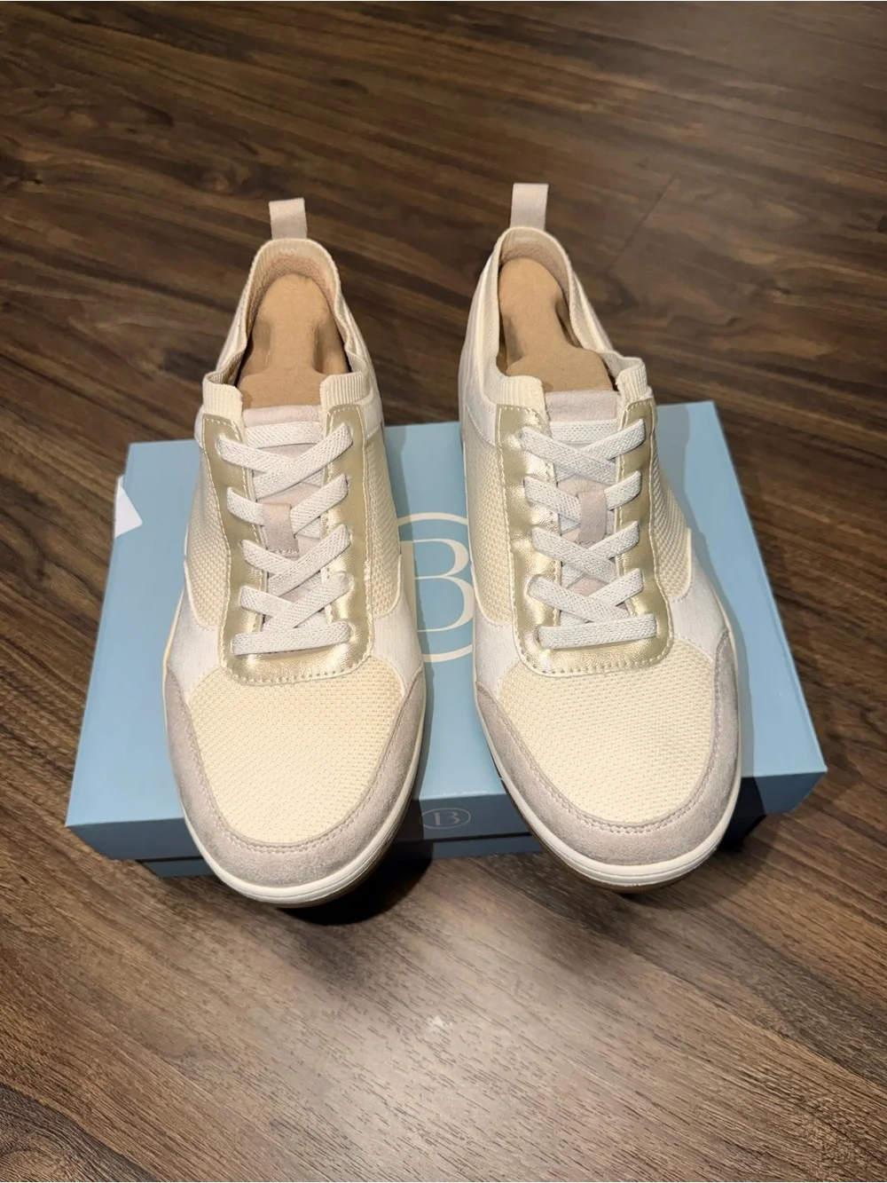 Bzees Women's Sneakers in Cream and Tan Size 9 Wide New In Box